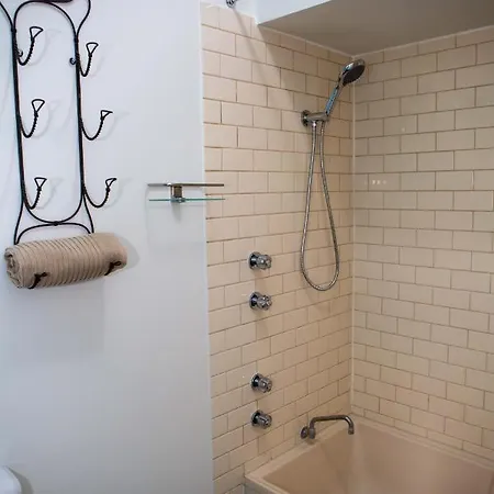 Lovely Studio Apartment In Downtown Albany Exterior photo
